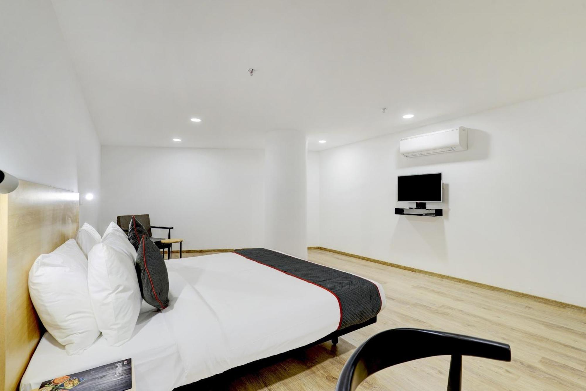 Super Townhouse Rajyash Rise Ξενοδοχείο Sarkhej Εξωτερικό φωτογραφία