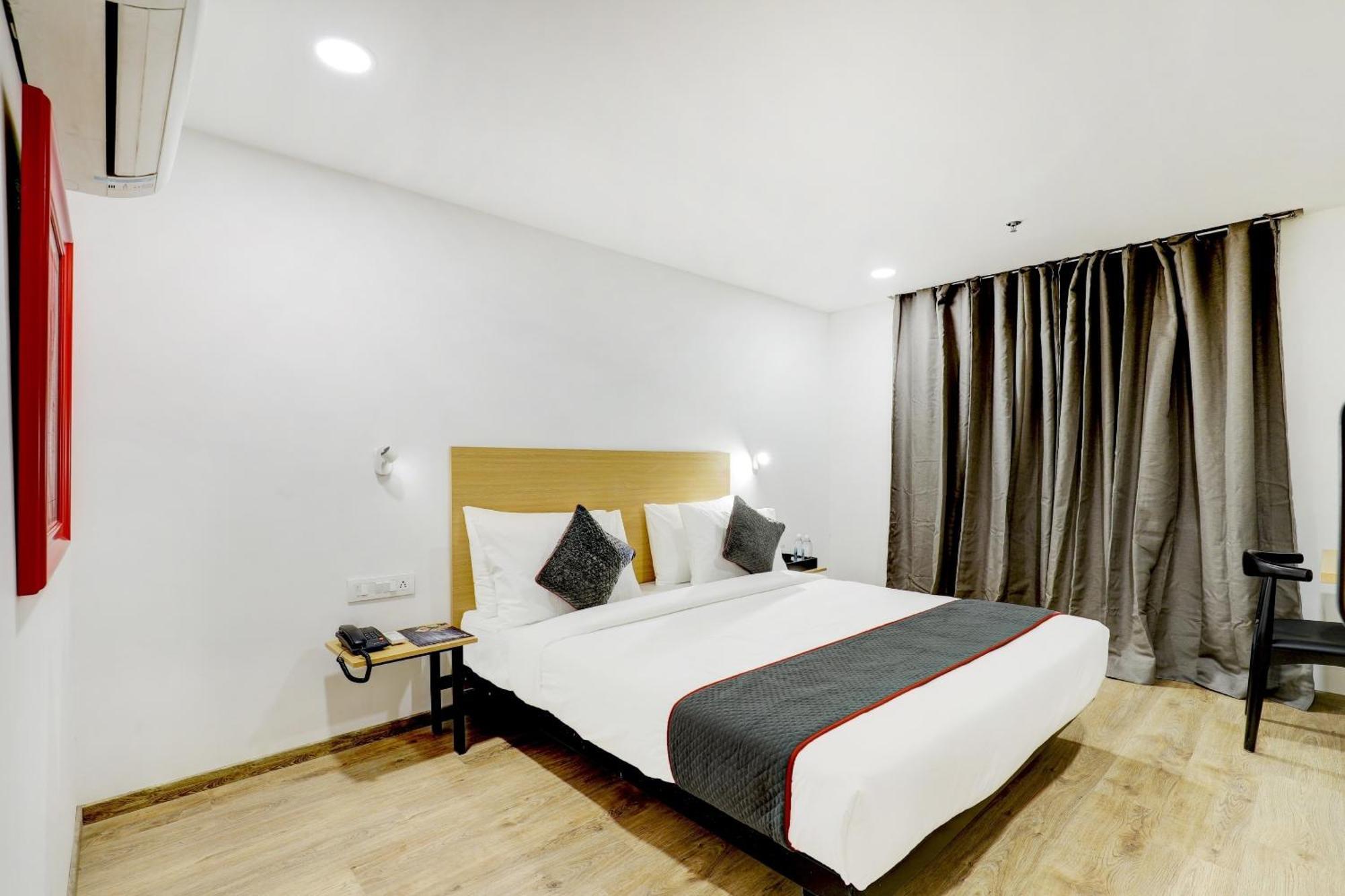 Super Townhouse Rajyash Rise Ξενοδοχείο Sarkhej Εξωτερικό φωτογραφία