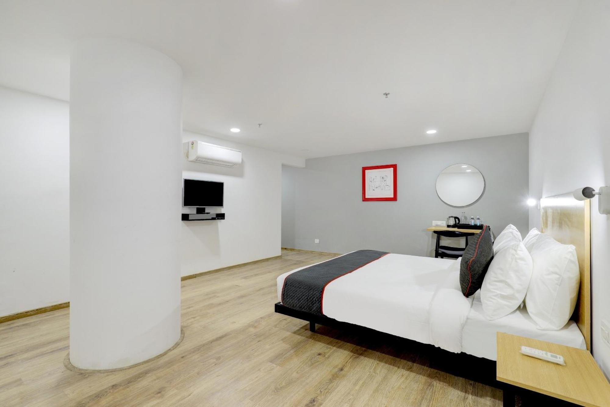 Super Townhouse Rajyash Rise Ξενοδοχείο Sarkhej Εξωτερικό φωτογραφία